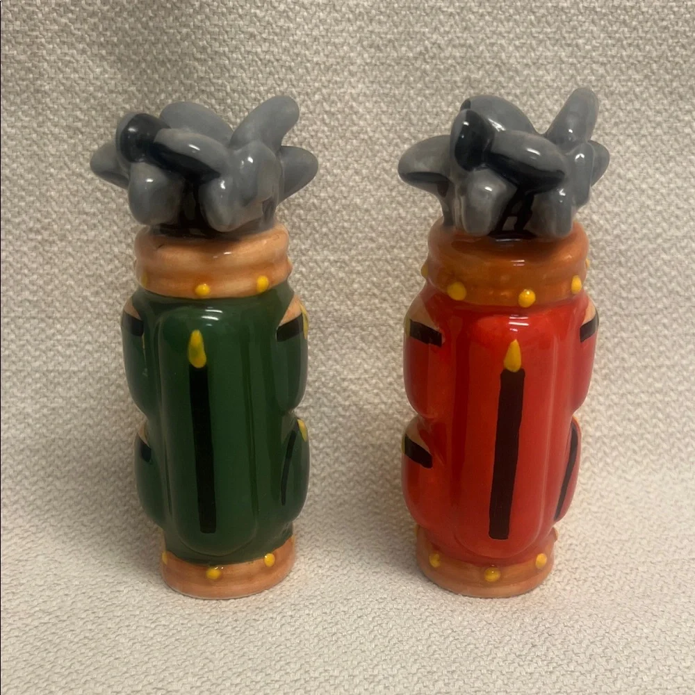 Novelty Golf Bag Figural Ceramic Salt & Pepper Shakers-Kitchen Whimsy - Picture 3 of 5